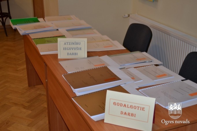 Apbalvoti Ogres novada novadpētniecisko darbu konkursa autori