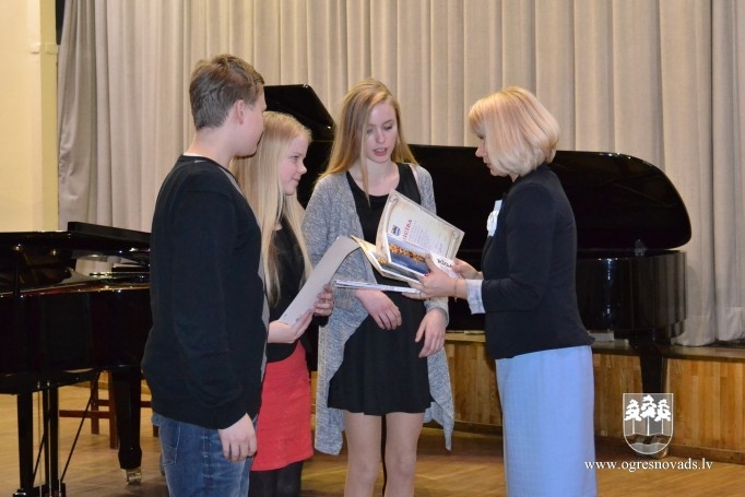 Skolēni aktīvi piedalās novadpētniecisko darbu konkursā