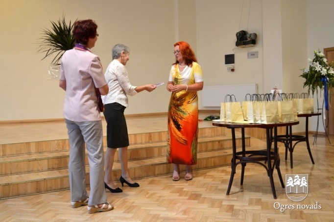 Ogres Centrālajai bibliotēkai - 85