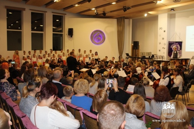 Ogres Mūzikas skolā tiek radīta vide, kas iedvesmo