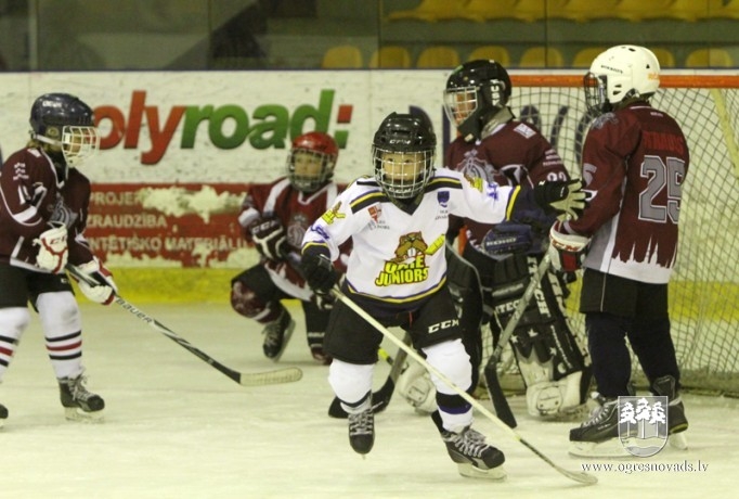 HK "Ogre Juniors" komandām nedēļas nogalē astoņas spēles