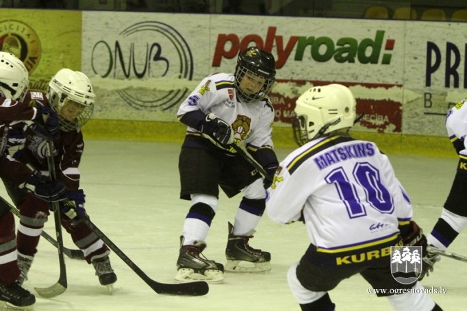 HK "Ogre Juniors" komandām nedēļas nogalē astoņas spēles