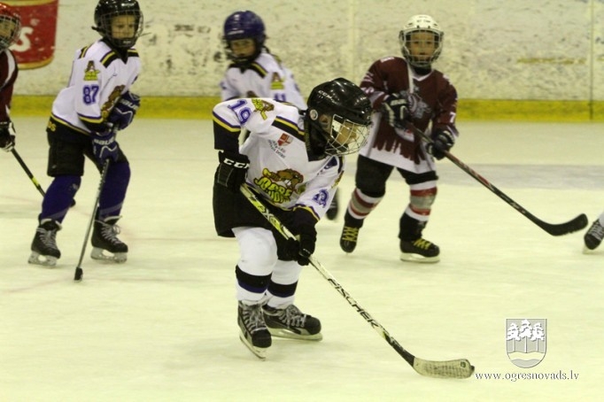 HK "Ogre Juniors" komandām nedēļas nogalē astoņas spēles
