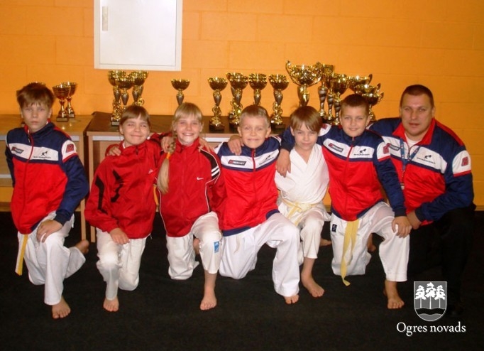 "KARATE SEN-E" sportistiem zelts un divi sudrabi Latvijas čempionātā