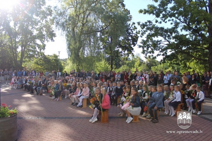 Zinību diena Ogres skolās