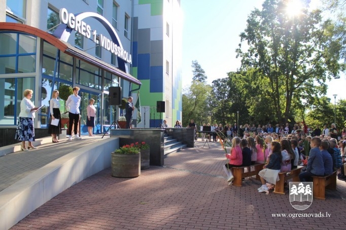 Zinību diena Ogres skolās