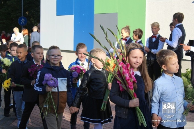 Zinību diena Ogres skolās