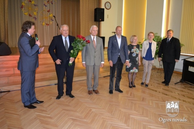 Ogres 1. vidusskola atzīmē 95 gadu jubileju