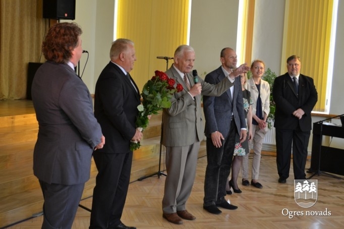 Ogres 1. vidusskola atzīmē 95 gadu jubileju