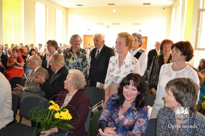 Ogres 1. vidusskola atzīmē 95 gadu jubileju