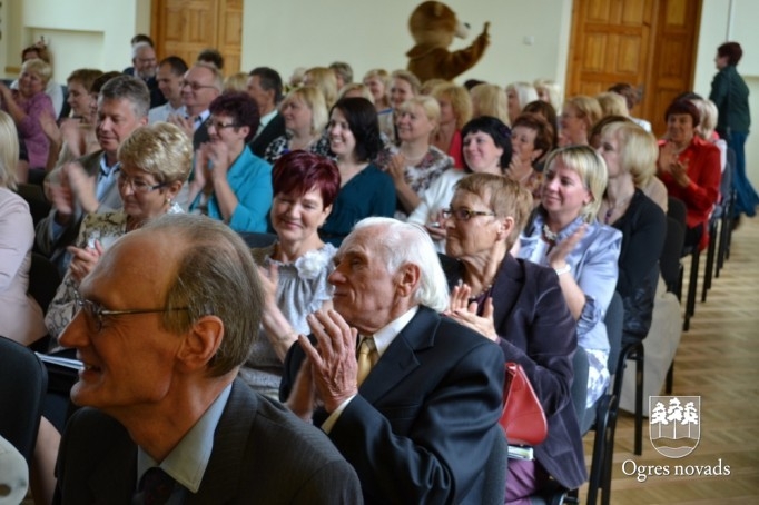 Ogres 1. vidusskola atzīmē 95 gadu jubileju