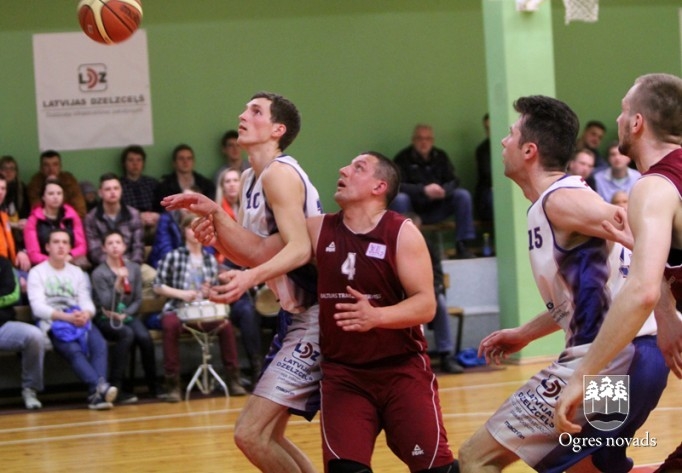 Ogres basketbolistiem izšķirošā cīņa par iekļūšanu finālā