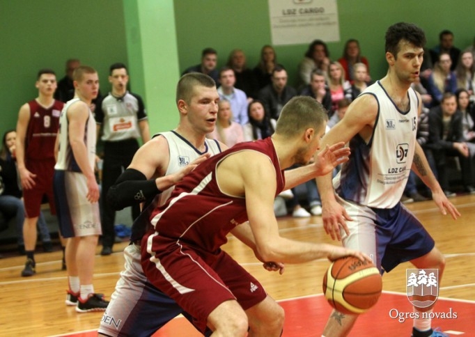 Ogres basketbolistiem izšķirošā cīņa par iekļūšanu finālā