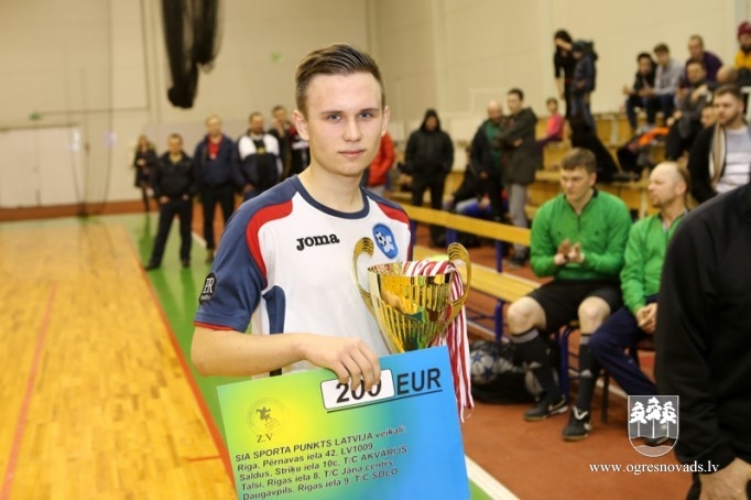 "Ogres SC" telpu futbola komanda triumfē novada čempionātā