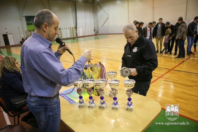 "Ogres SC" telpu futbola komanda triumfē novada čempionātā