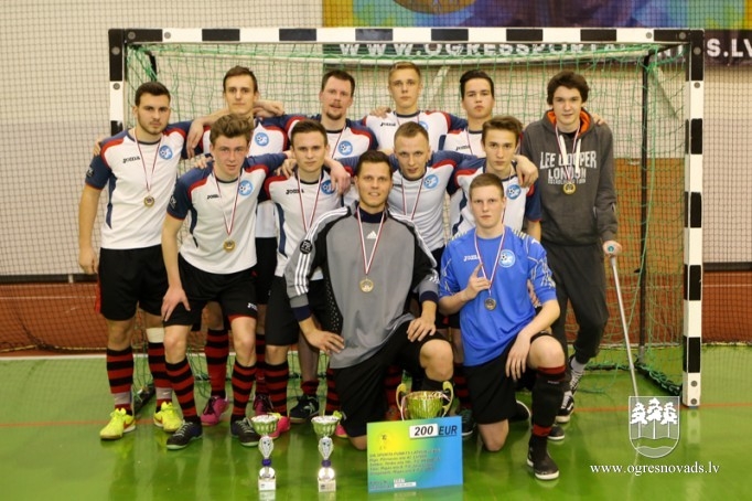 "Ogres SC" telpu futbola komanda triumfē novada čempionātā