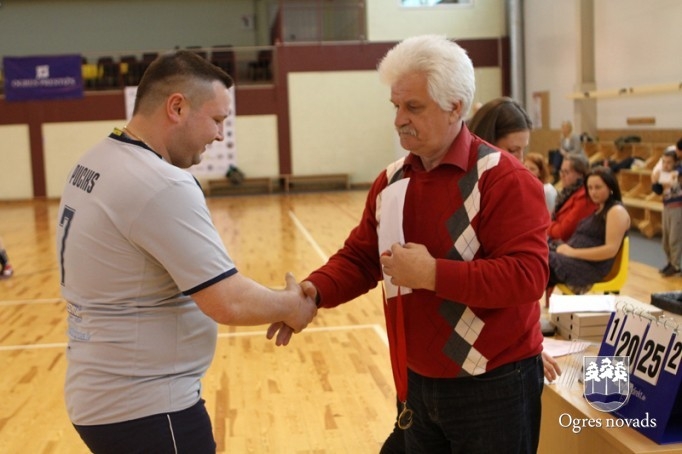 Ar "Ogres" uzvaru finišējis novada čempionāts volejbolā