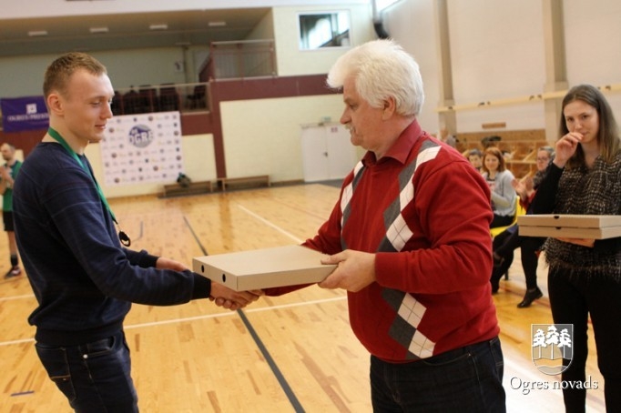 Ar "Ogres" uzvaru finišējis novada čempionāts volejbolā