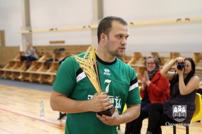 Ar "Ogres" uzvaru finišējis novada čempionāts volejbolā