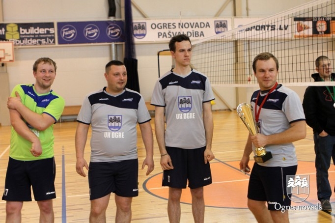 Ar "Ogres" uzvaru finišējis novada čempionāts volejbolā