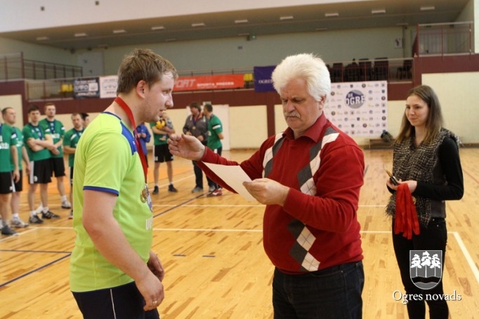 Ar "Ogres" uzvaru finišējis novada čempionāts volejbolā