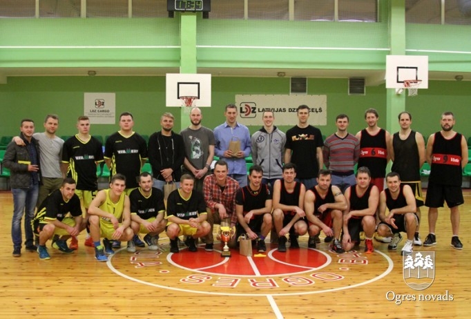 "LOS OG3R" izcīna Ogres novada kausu basketbolā