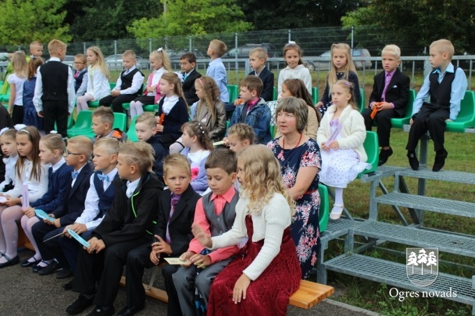Novada lielākajās skolās mācības sākušās