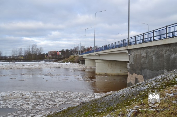 Ledus izlauzis sev ceļu uz Daugavu