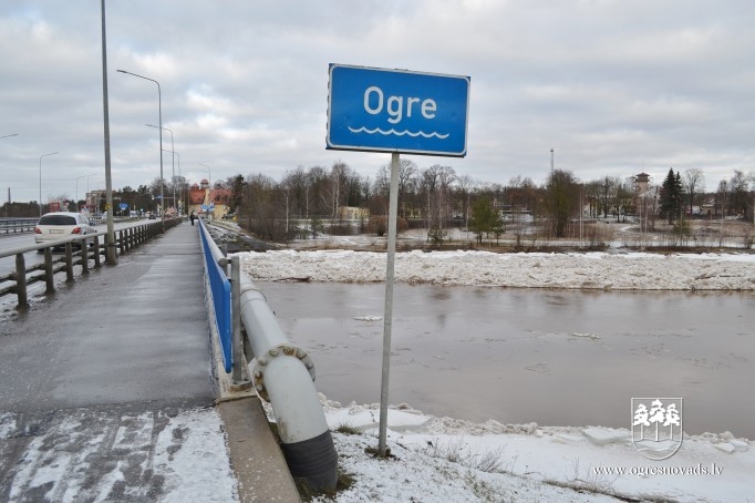 Ledus izlauzis sev ceļu uz Daugavu
