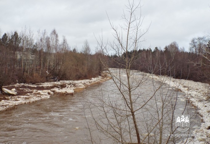 No Ogres upes ledus netiek Daugavā