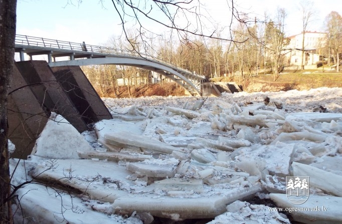 No Ogres upes ledus netiek Daugavā