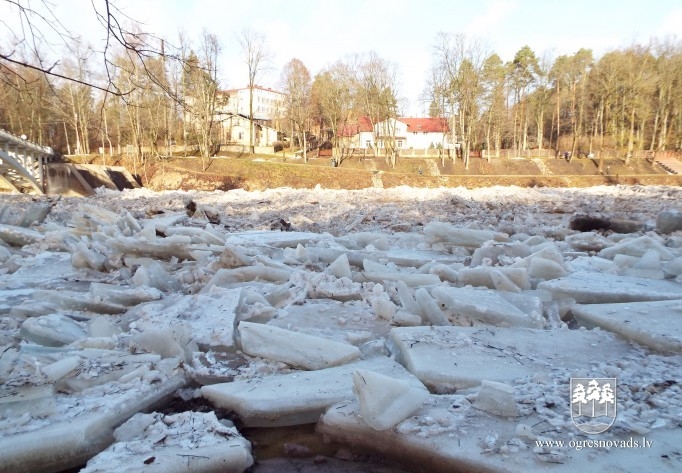 No Ogres upes ledus netiek Daugavā