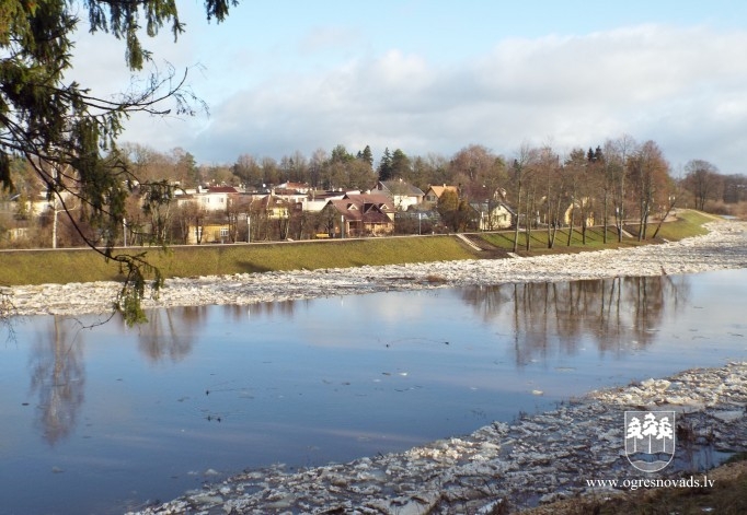 No Ogres upes ledus netiek Daugavā