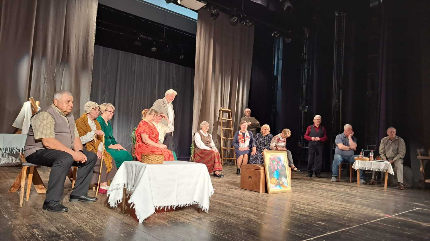 Amatierteātru skate. PAŠI.