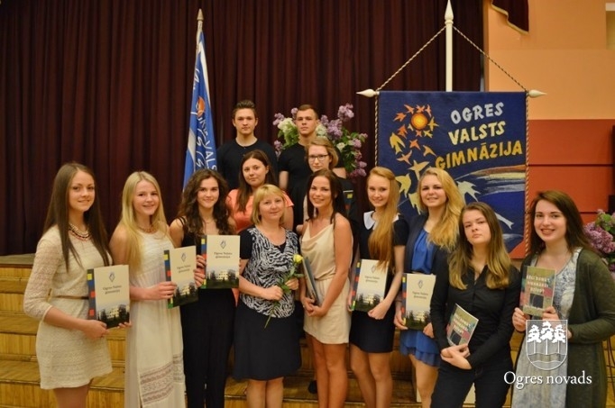 „Zelta” un „Sudraba” liecību pasniegšana un grāmatas atvēršanas svētki Ogres Valsts ģimnāzijā