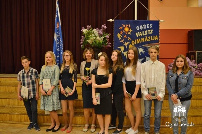 „Zelta” un „Sudraba” liecību pasniegšana un grāmatas atvēršanas svētki Ogres Valsts ģimnāzijā