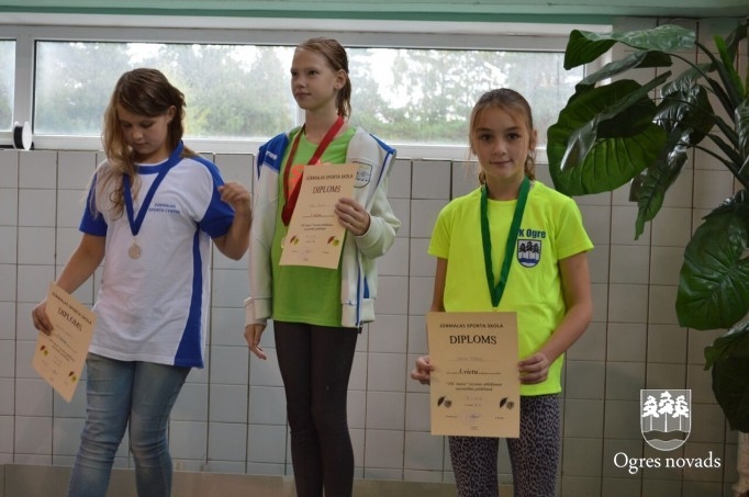 Ogrēniešiem 12 medaļas Jūrmalas peldēšanas čempionātā