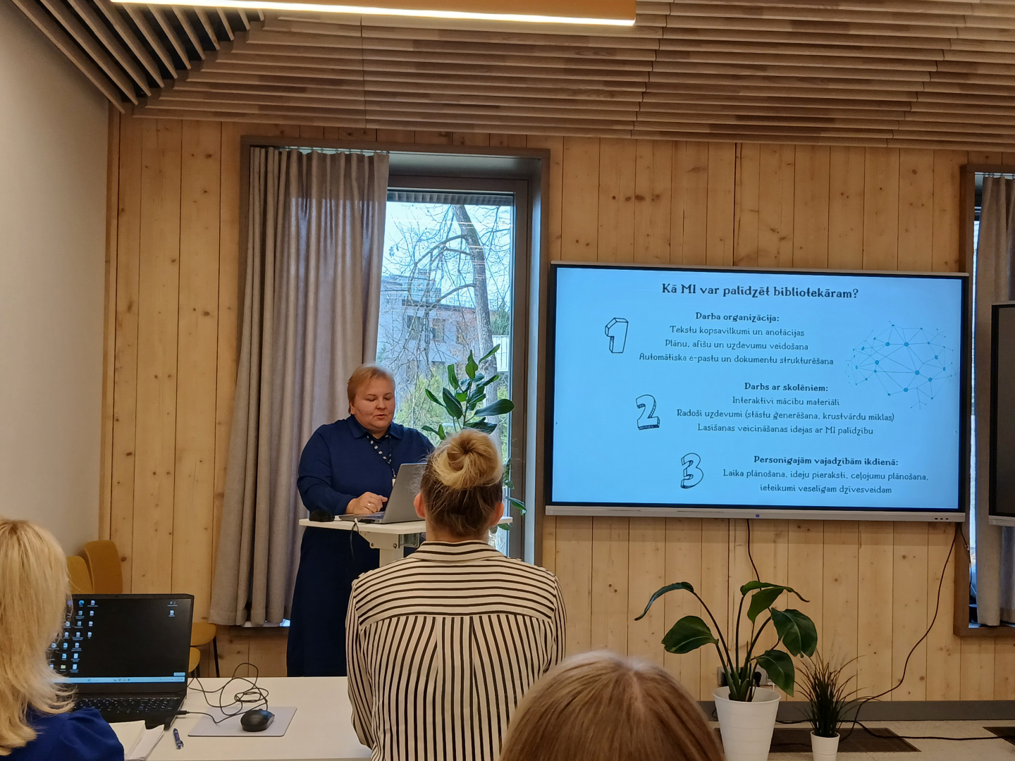 20.oktobrī Ogres Centrālajā bibliotēkā pulcējās Ogres novada skolu bibliotēku bibliotekāri, lai piedalītos profesionālās pilnveides seminārā.