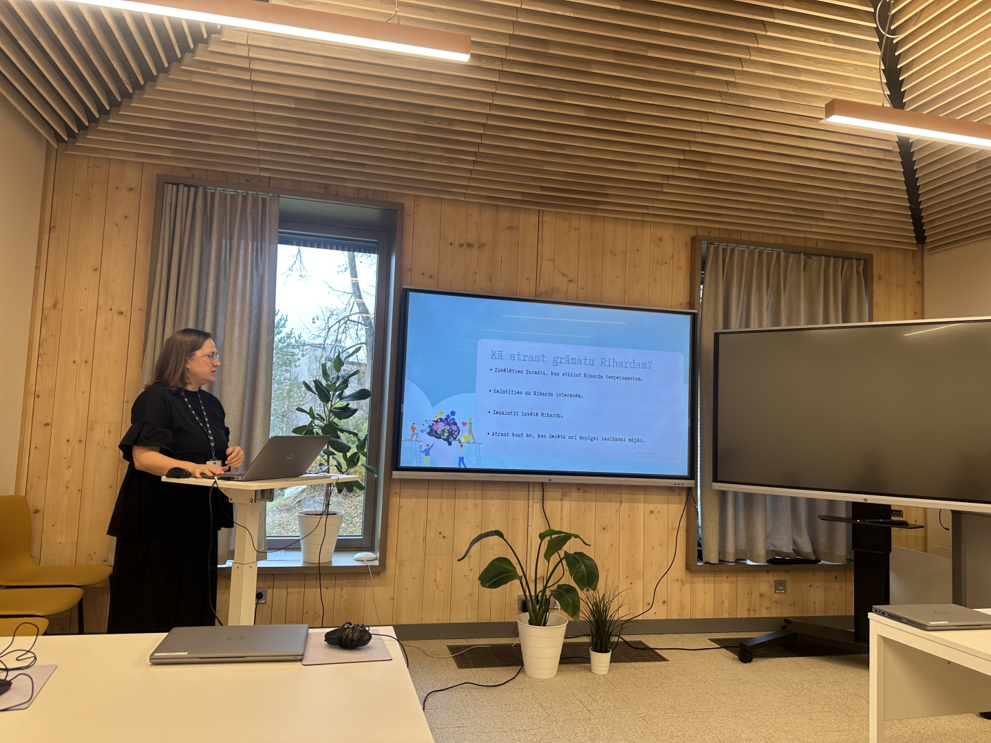 20.oktobrī Ogres Centrālajā bibliotēkā pulcējās Ogres novada skolu bibliotēku bibliotekāri, lai piedalītos profesionālās pilnveides seminārā.