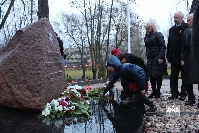 Ogrē Valsts svētkos atklāj renovēto piemiņas vietu politiski represētajiem