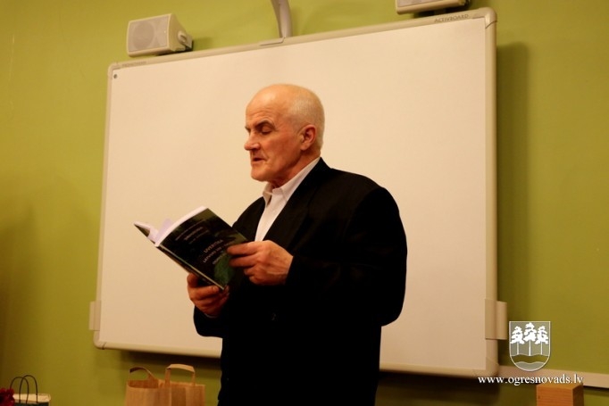 Dzejiska dāvana valstij un pilsētai