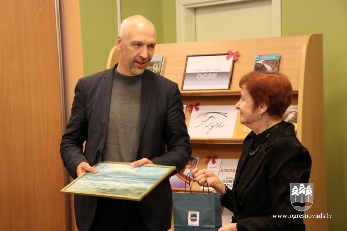 Dzejiska dāvana valstij un pilsētai