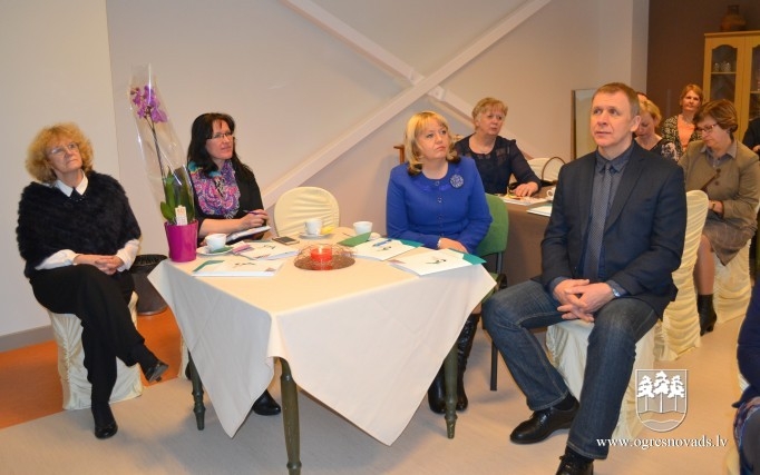 Ogres novada skolu direktori tiekas Ogres tehnikumā