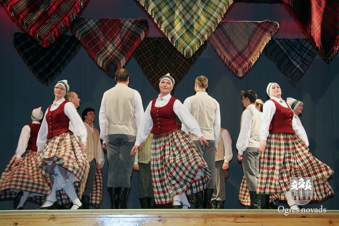 Deju kolektīvs „Sunta” atzīmē 35 gadu jubileju