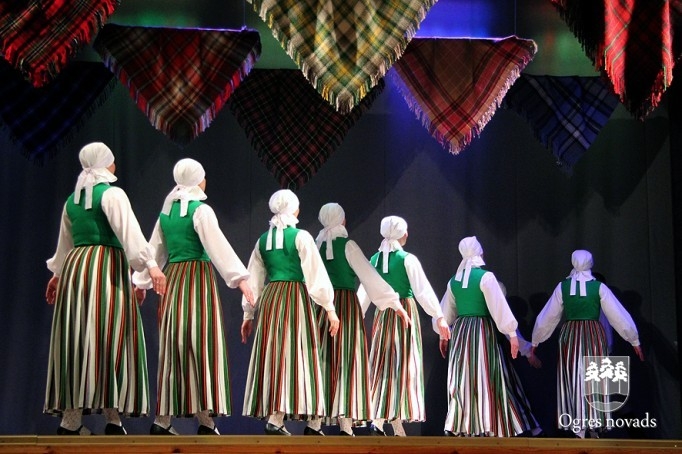 Deju kolektīvs „Sunta” atzīmē 35 gadu jubileju