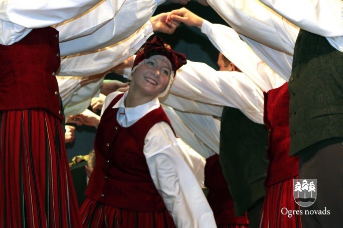 Deju kolektīvs „Sunta” atzīmē 35 gadu jubileju