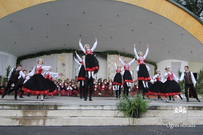 Ogres novada Dziesmu un deju svētki Suntažos