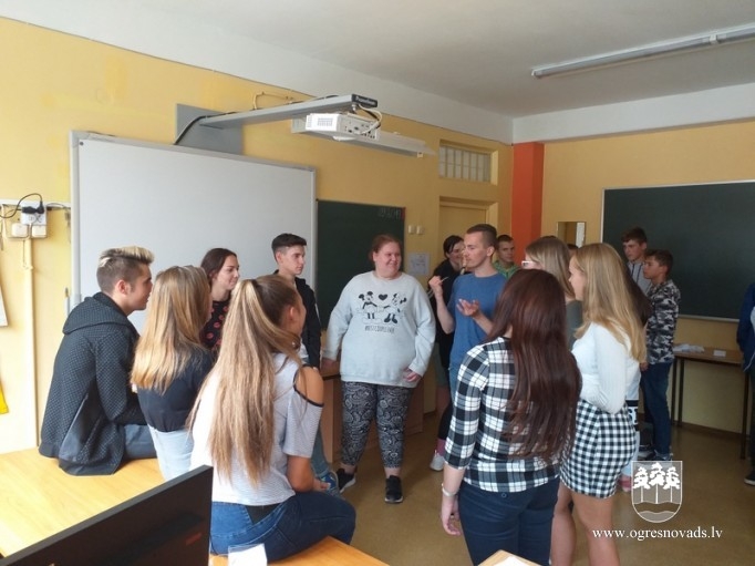 Pa karjeras kāpnēm Suntažu vidusskolā