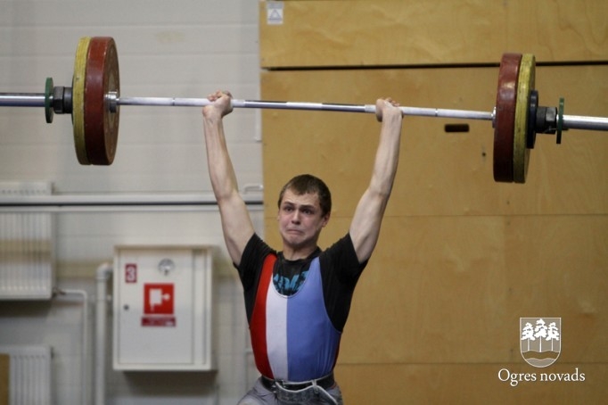 Ogres NSC svarcēlājiem sekmīgs starts Latvijas čempionātā