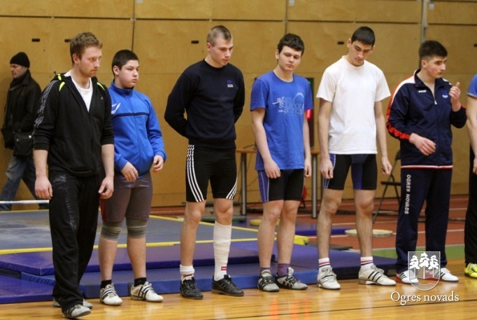 Ogres NSC svarcēlājiem sekmīgs starts Latvijas čempionātā